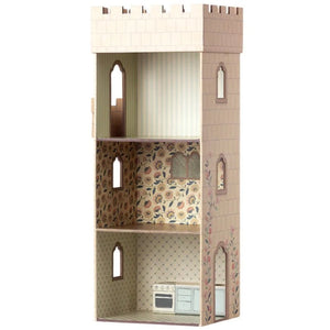 Castle w/ Kitchen