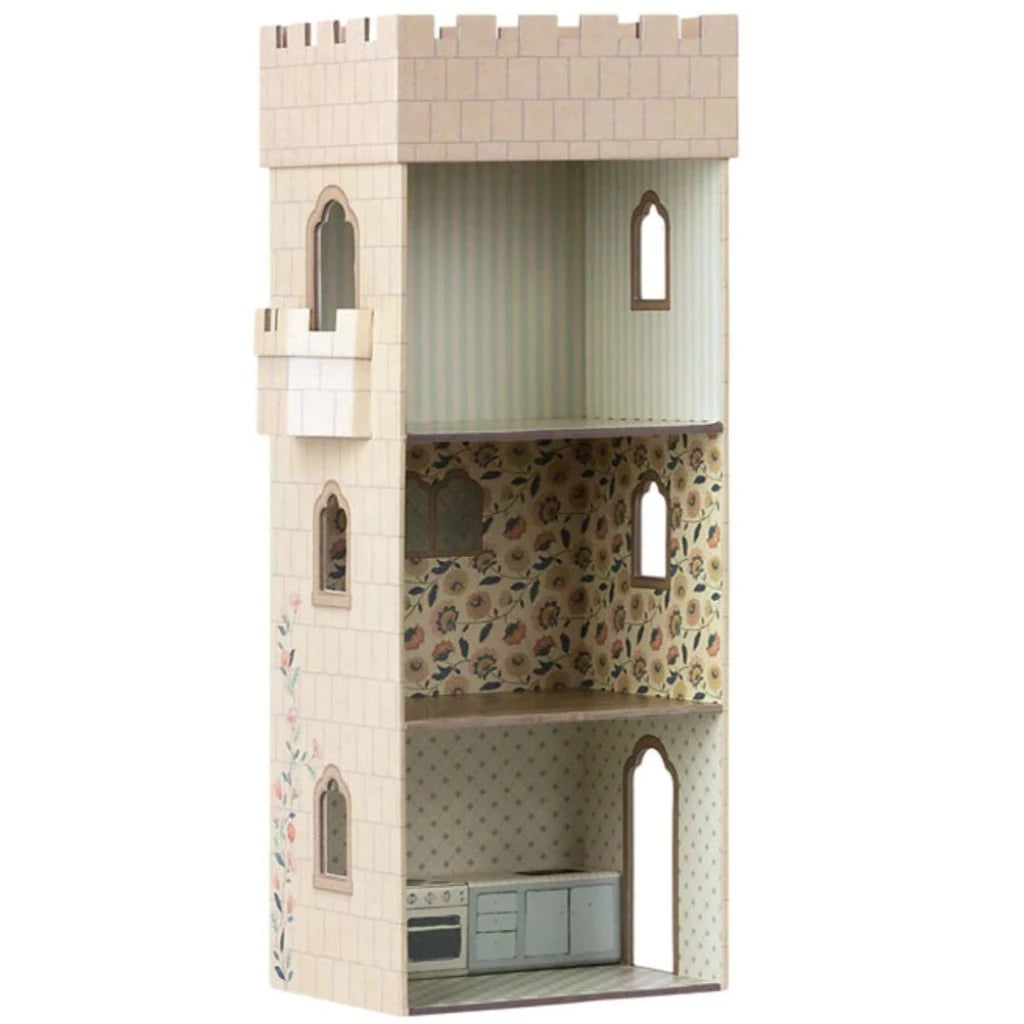 Castle w/ Kitchen
