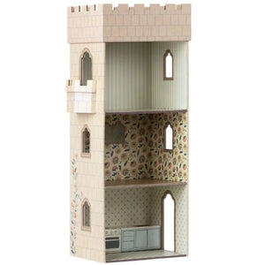 Castle w/ Kitchen