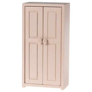 Wooden Closet, Mouse