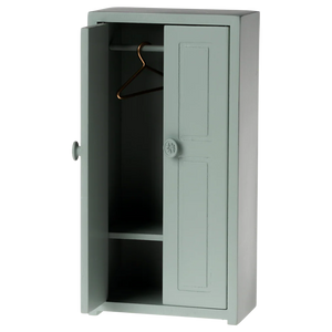 Closet, Mouse