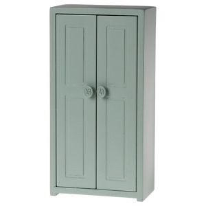 Closet, Mouse