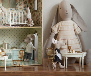 Dining Table - Mouse