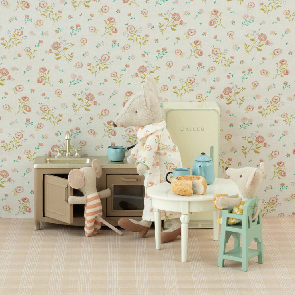 High Chair, Mouse