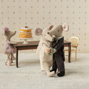 Long Dining Table, Mouse
