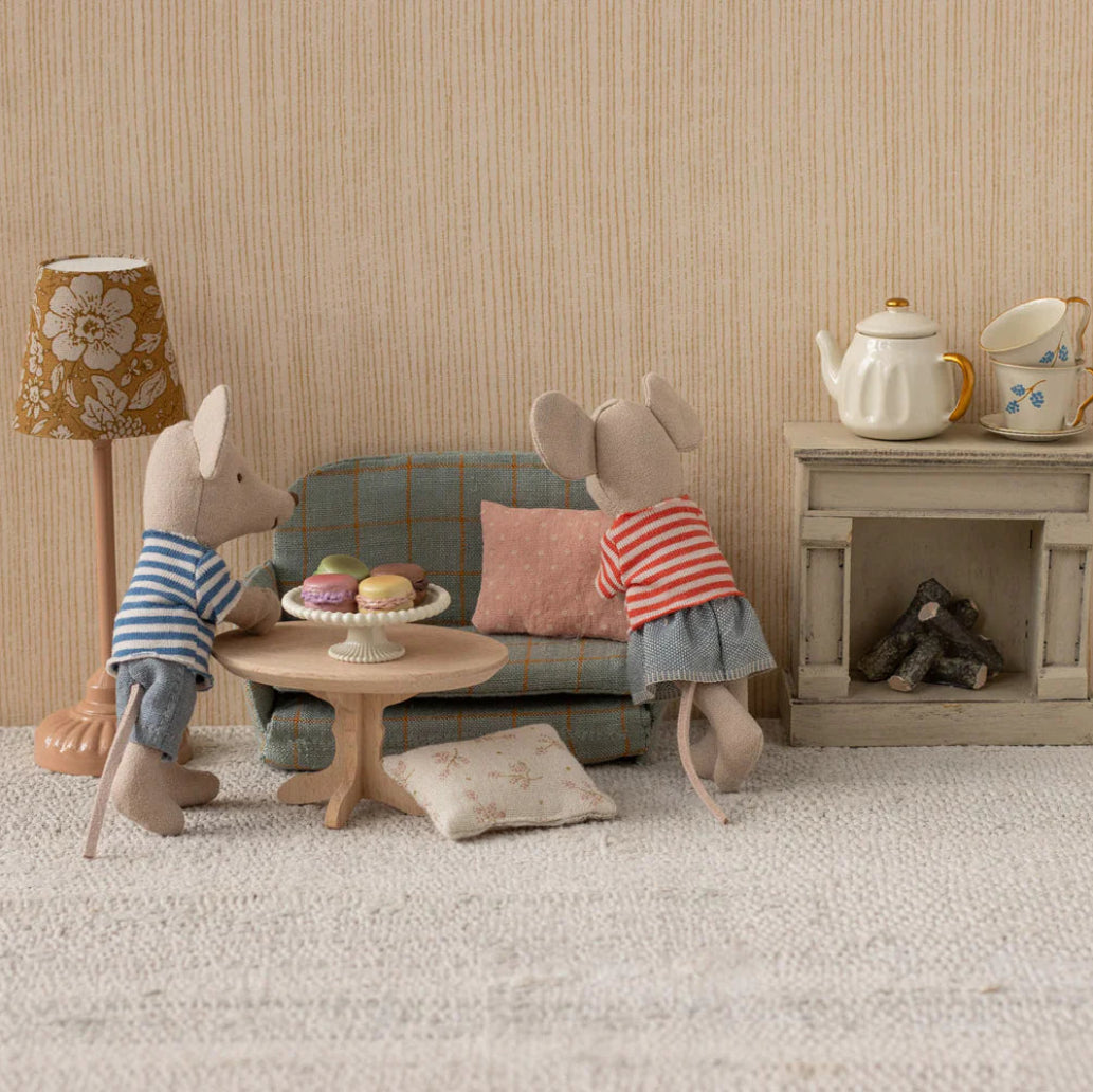 Oval Coffee Table, Mouse