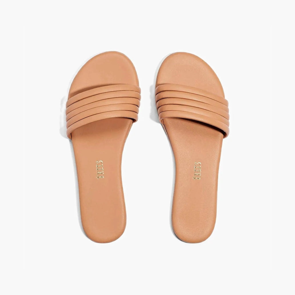 Serena slides sandals, boutique women’s footwear from Ella Collective Raleigh.