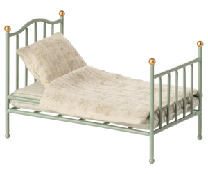 Vintage Single Bed, Mouse
