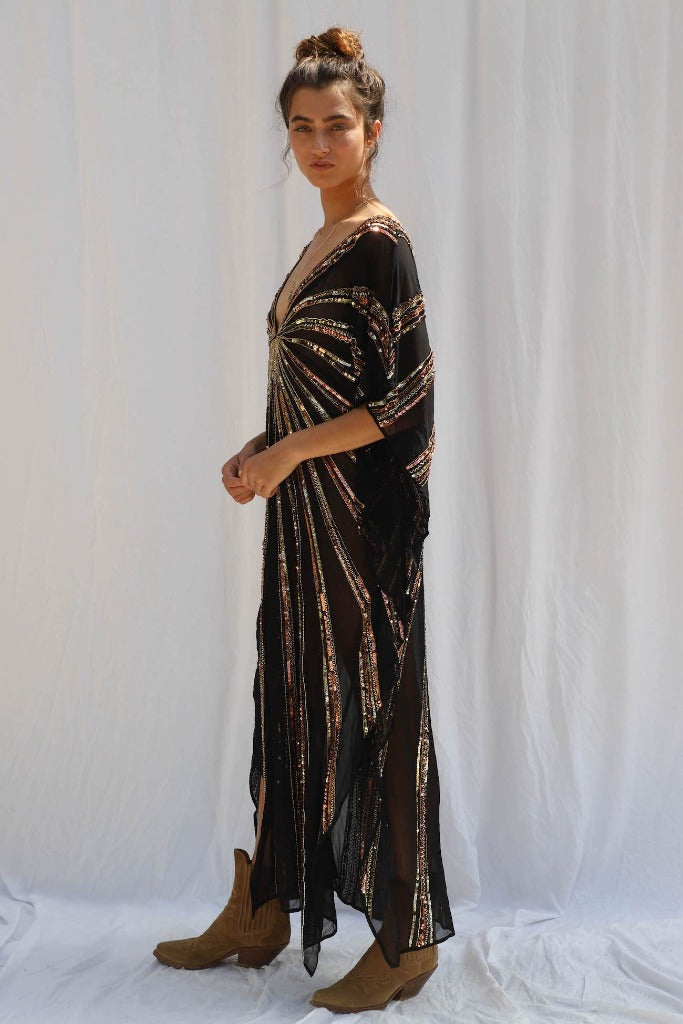 Women’s Avenue Kaftan, lightweight boutique apparel from Ella Collective Raleigh.